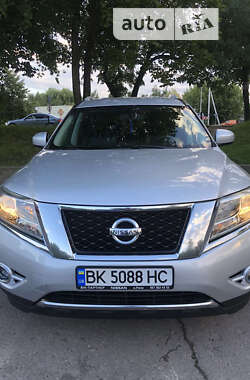 Новый Nissan Pathfinder: объявлены комплектации и ЦЕНЫ для России