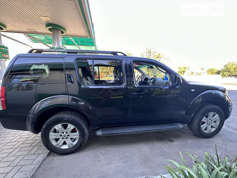Позашляховик / Кросовер Nissan Pathfinder 2006 в Слов'янську