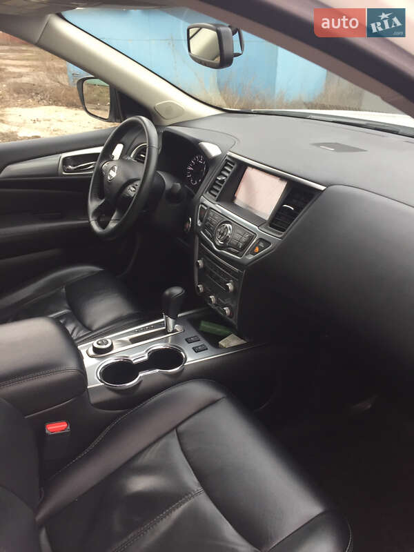 Внедорожник / Кроссовер Nissan Pathfinder 2017 в Прилуках