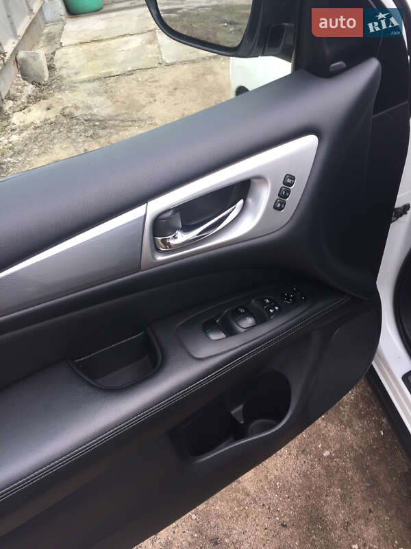 Внедорожник / Кроссовер Nissan Pathfinder 2017 в Прилуках