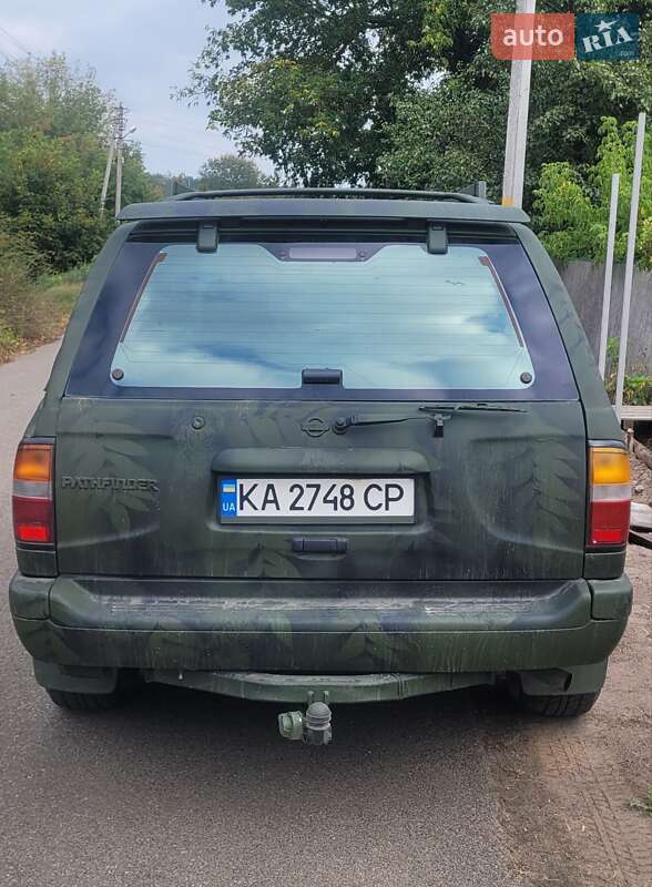 Внедорожник / Кроссовер Nissan Pathfinder 1999 в Киеве