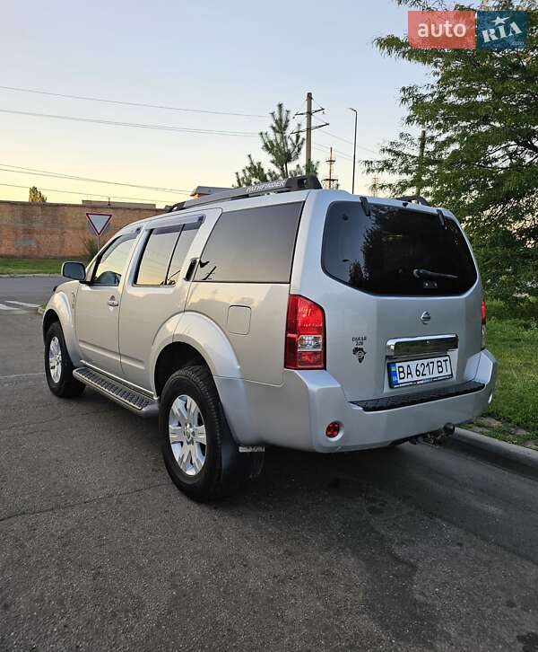 Внедорожник / Кроссовер Nissan Pathfinder 2006 в Александрие фото 15 Внедорожник / Кроссовер Nissan Pathfinder 2006 в Александрие