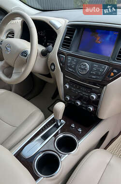 Внедорожник / Кроссовер Nissan Pathfinder 2015 в 