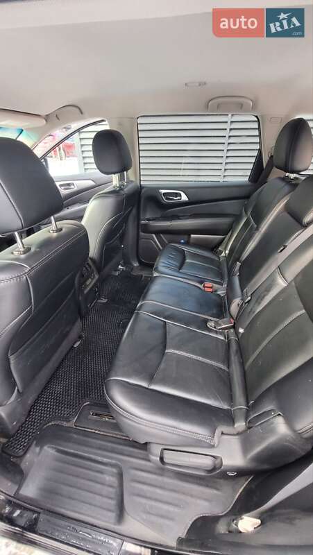 Внедорожник / Кроссовер Nissan Pathfinder 2017 в Львове