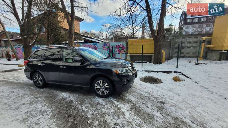 Внедорожник / Кроссовер Nissan Pathfinder 2017 в Львове