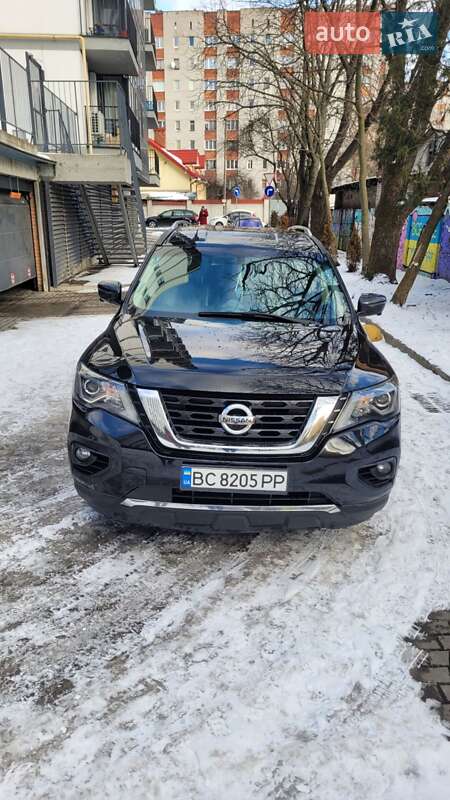 Внедорожник / Кроссовер Nissan Pathfinder 2017 в Львове