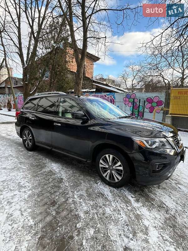 Внедорожник / Кроссовер Nissan Pathfinder 2017 в Львове
