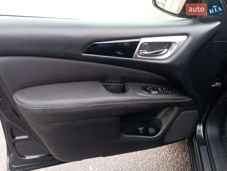 Позашляховик / Кросовер Nissan Pathfinder 2015 в Одесі