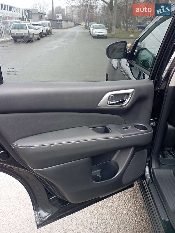 Позашляховик / Кросовер Nissan Pathfinder 2015 в Одесі