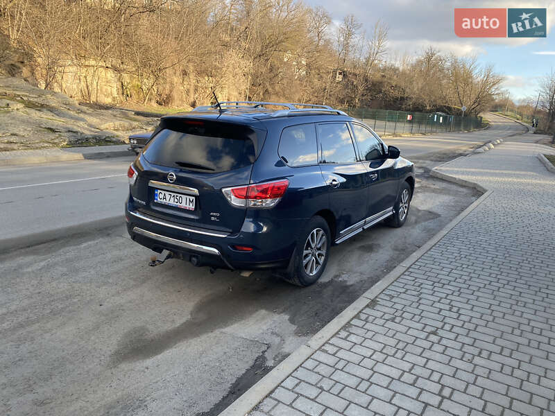 Позашляховик / Кросовер Nissan Pathfinder 2014 в Умані