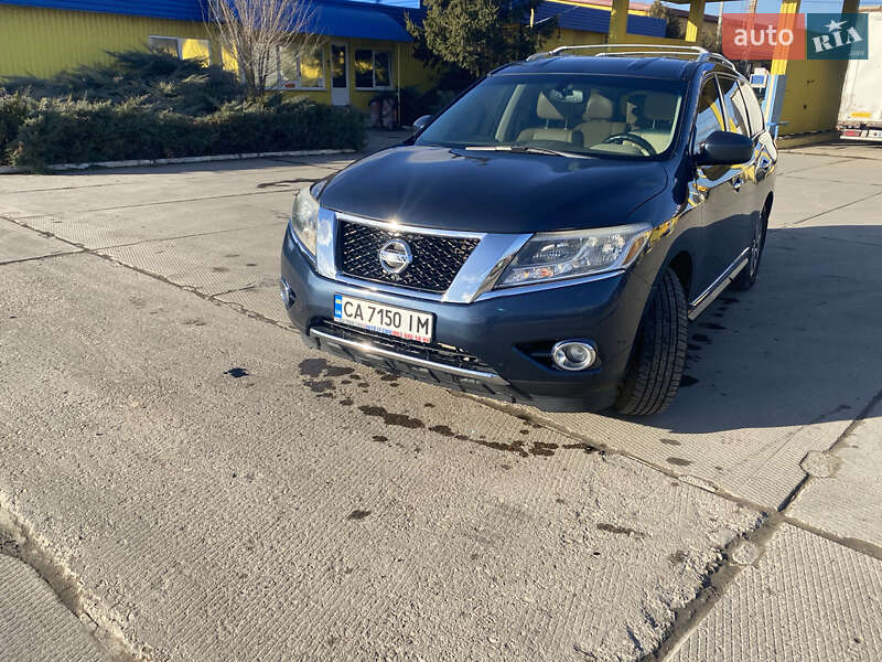 Позашляховик / Кросовер Nissan Pathfinder 2014 в Умані
