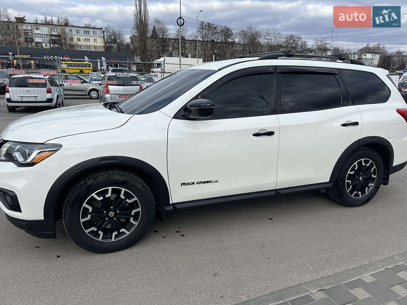Позашляховик / Кросовер Nissan Pathfinder 2019 в Полтаві