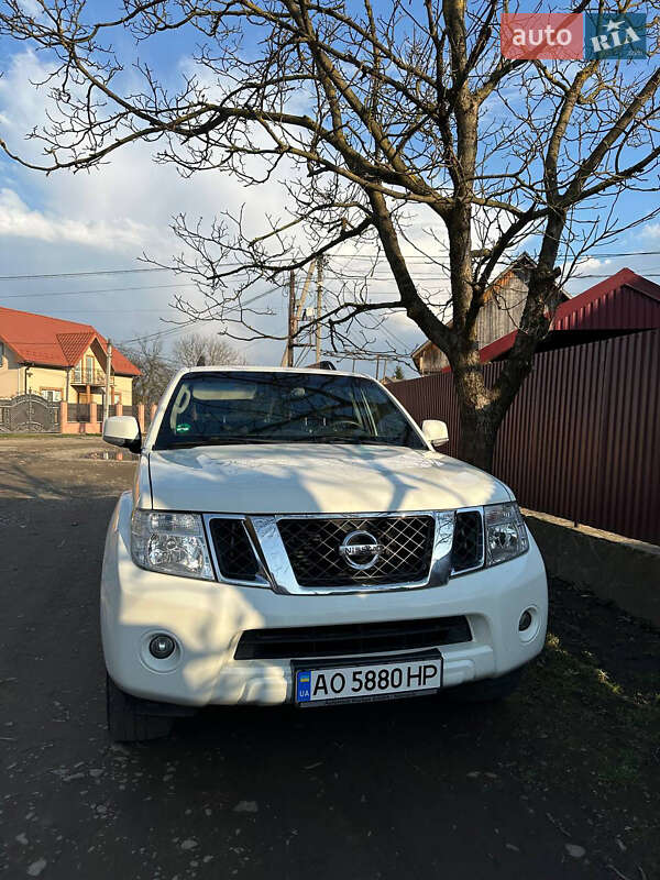 Позашляховик / Кросовер Nissan Pathfinder 2011 в Тячеві