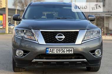 Позашляховик / Кросовер Nissan Pathfinder 2015 в Дніпрі