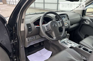 Позашляховик / Кросовер Nissan Pathfinder 2012 в Рожище