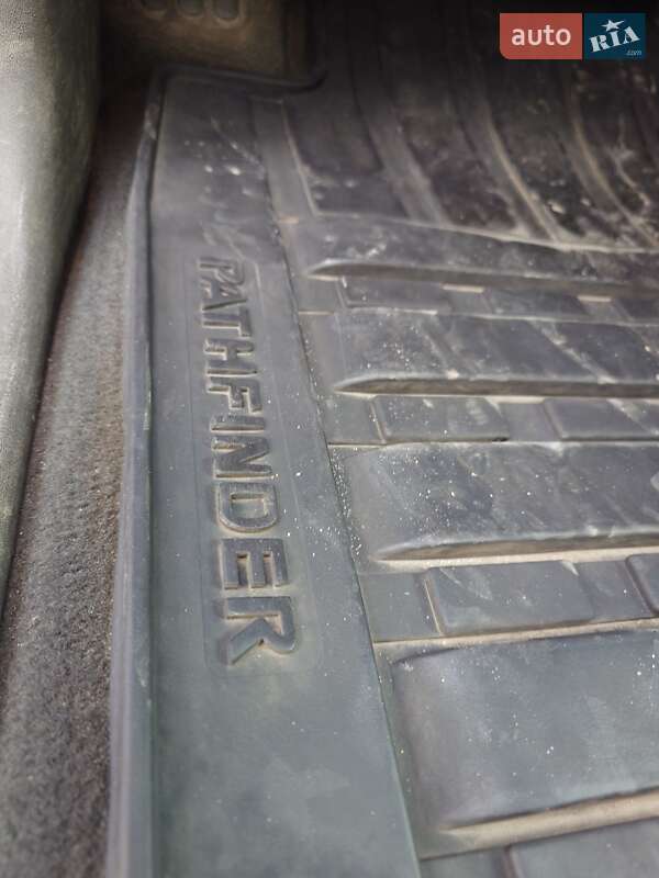 Внедорожник / Кроссовер Nissan Pathfinder 2010 в Киеве