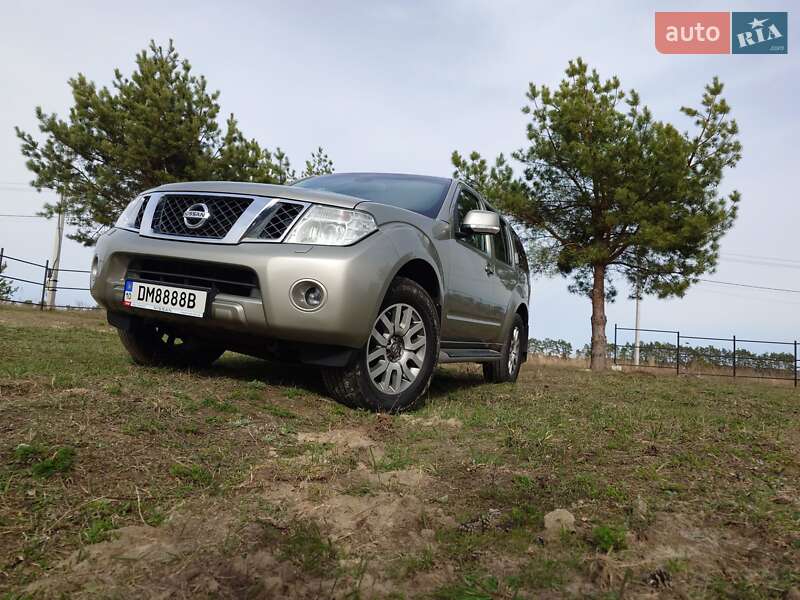 Внедорожник / Кроссовер Nissan Pathfinder 2010 в Киеве