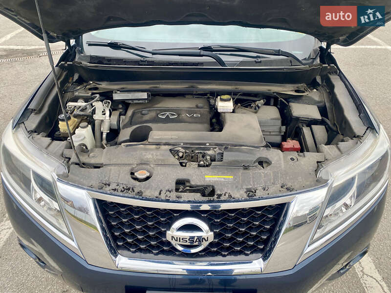 Позашляховик / Кросовер Nissan Pathfinder 2015 в Ужгороді