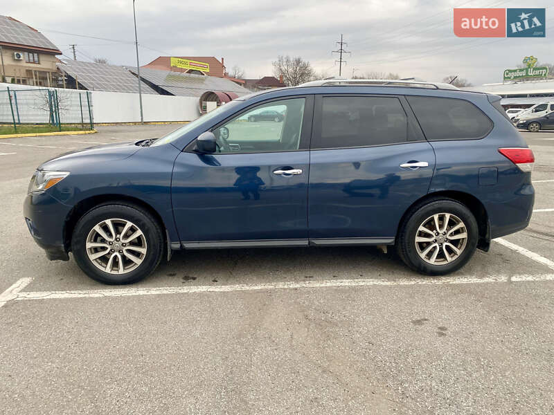 Позашляховик / Кросовер Nissan Pathfinder 2015 в Ужгороді