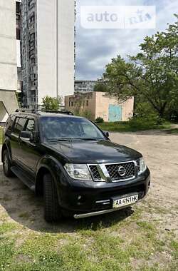 Позашляховик / Кросовер Nissan Pathfinder 2014 в Києві
