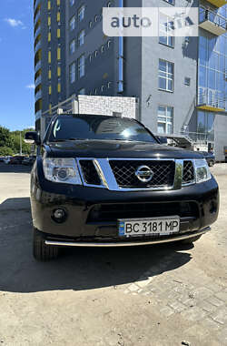 Внедорожник / Кроссовер Nissan Pathfinder 2011 в Львове