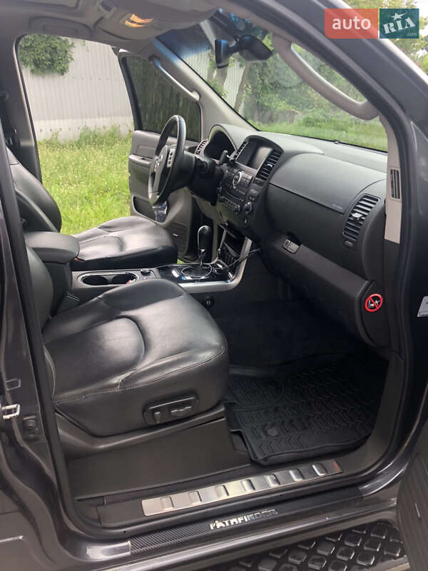Позашляховик / Кросовер Nissan Pathfinder 2011 в Києві