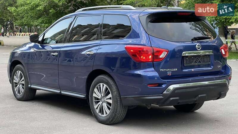 Внедорожник / Кроссовер Nissan Pathfinder 2018 в Одессе