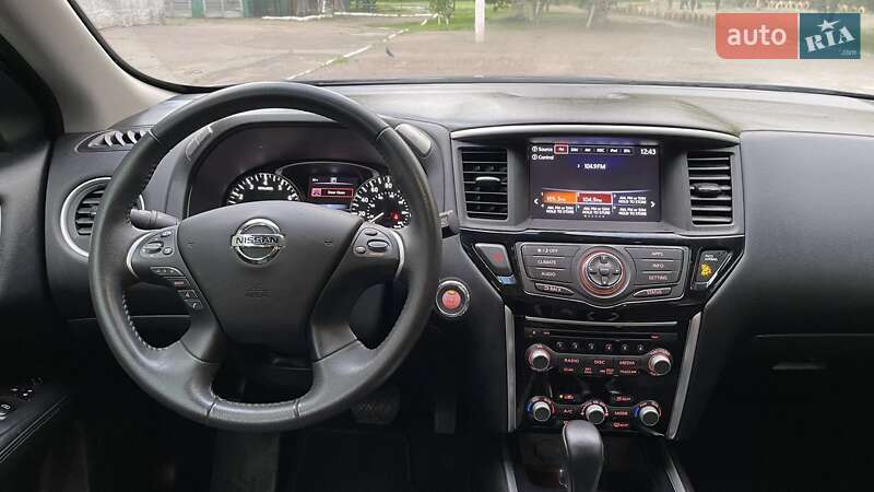 Внедорожник / Кроссовер Nissan Pathfinder 2018 в Одессе