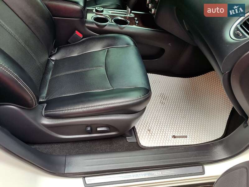 Позашляховик / Кросовер Nissan Pathfinder 2015 в Запоріжжі фото 13 Позашляховик / Кросовер Nissan Pathfinder 2015 в Запоріжжі