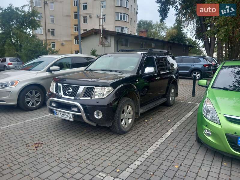 Внедорожник / Кроссовер Nissan Pathfinder 2006 в 
