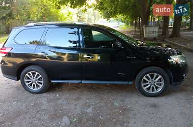Внедорожник / Кроссовер Nissan Pathfinder 2014 в Днепре