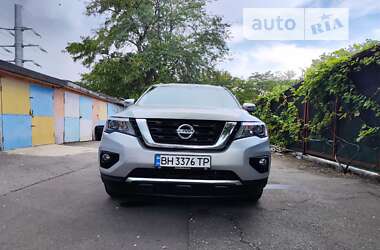 Позашляховик / Кросовер Nissan Pathfinder 2017 в Одесі