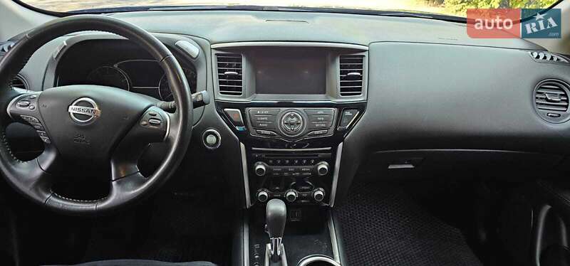 Позашляховик / Кросовер Nissan Pathfinder 2018 в Звягелі