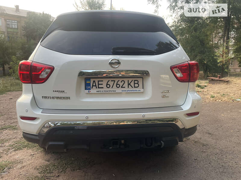 Внедорожник / Кроссовер Nissan Pathfinder 2016 в Кривом Роге