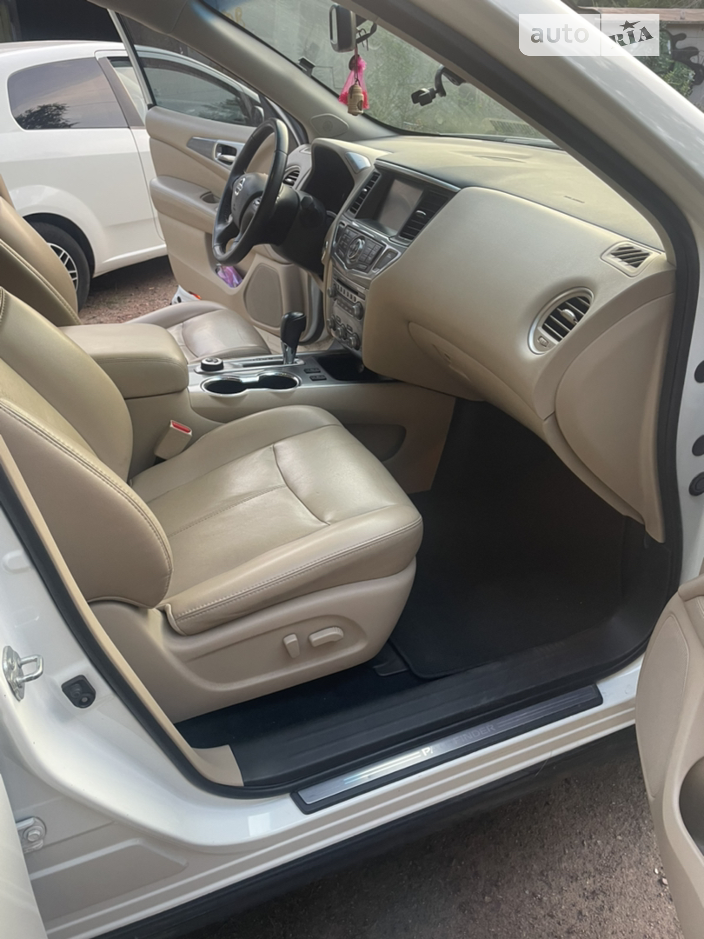 2016 Nissan Pathfinder - мініатюра 41