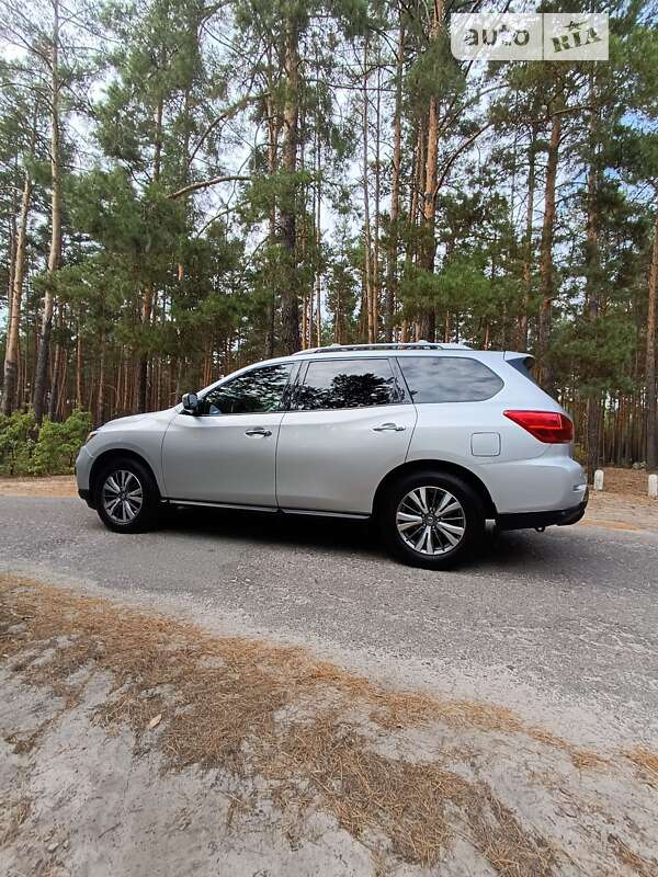 Внедорожник / Кроссовер Nissan Pathfinder 2020 в Броварах