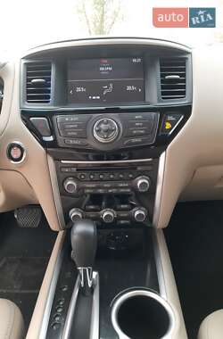 Внедорожник / Кроссовер Nissan Pathfinder 2016 в 