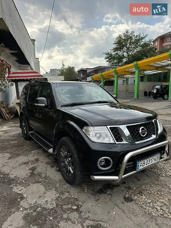 Nissan Pathfinder 2011