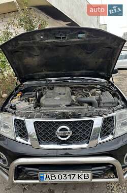 Внедорожник / Кроссовер Nissan Pathfinder 2011 в Черновцах