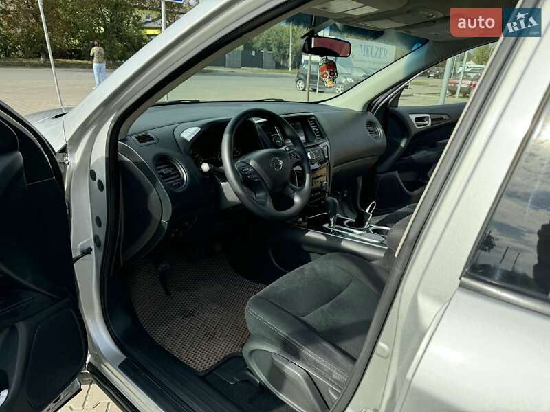 Позашляховик / Кросовер Nissan Pathfinder 2016 в Вінниці фото 13 Позашляховик / Кросовер Nissan Pathfinder 2016 в Вінниці