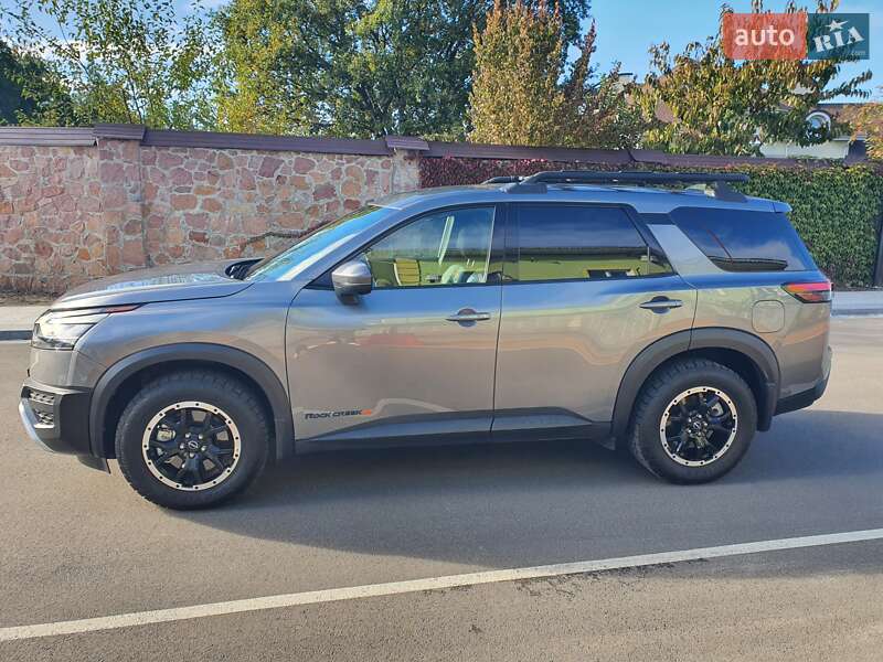 Внедорожник / Кроссовер Nissan Pathfinder 2023 в Киеве