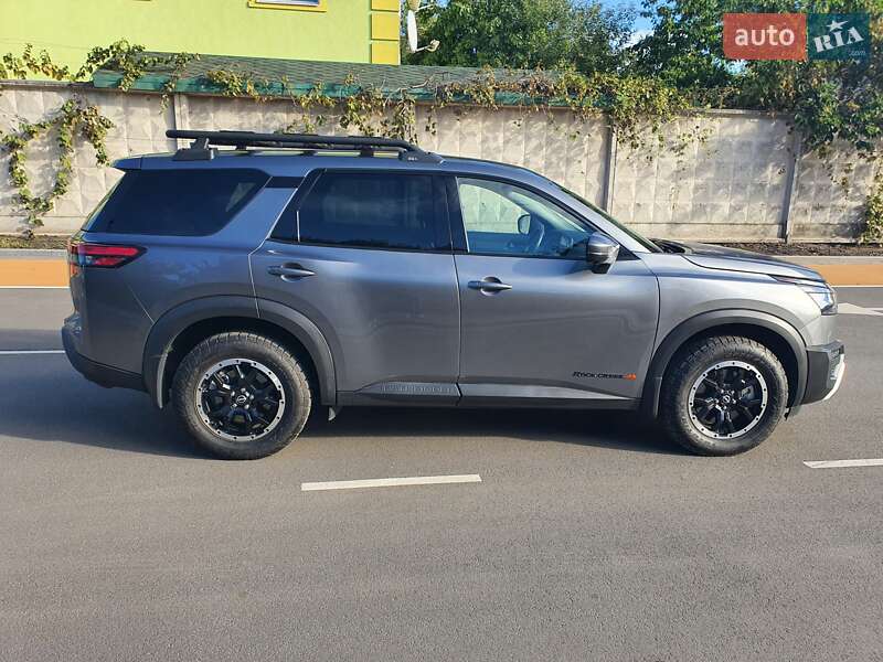 Внедорожник / Кроссовер Nissan Pathfinder 2023 в Киеве
