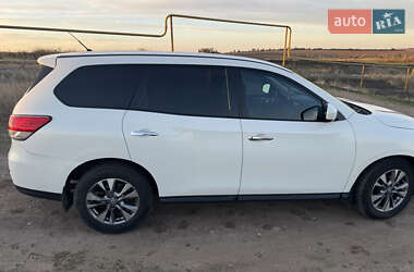 Внедорожник / Кроссовер Nissan Pathfinder 2013 в Кривом Роге