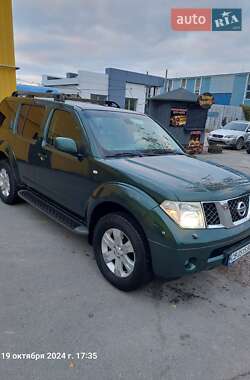 Внедорожник / Кроссовер Nissan Pathfinder 2005 в 