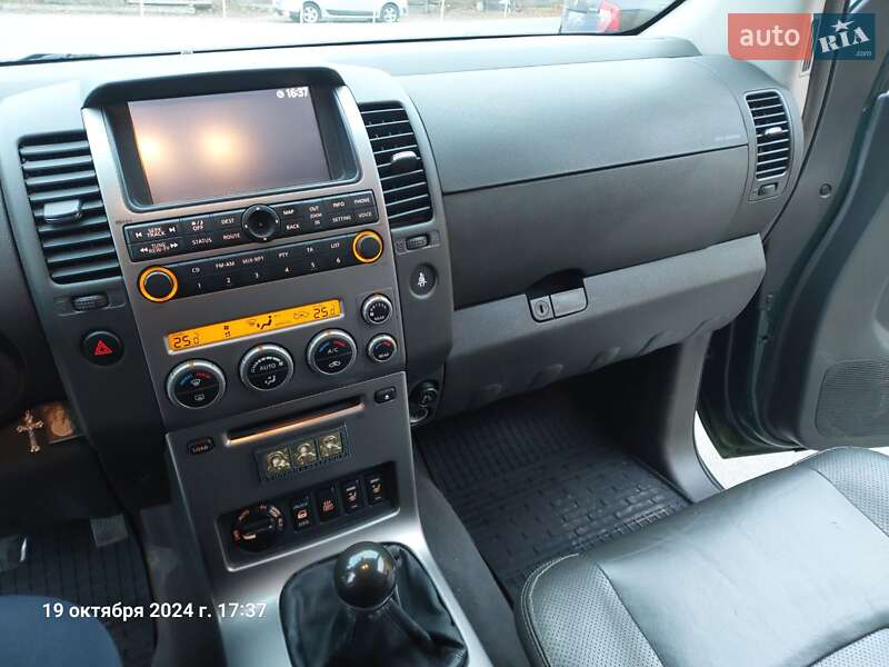 Внедорожник / Кроссовер Nissan Pathfinder 2005 в Чернигове