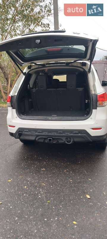 Внедорожник / Кроссовер Nissan Pathfinder 2016 в Одессе фото 8 Внедорожник / Кроссовер Nissan Pathfinder 2016 в Одессе