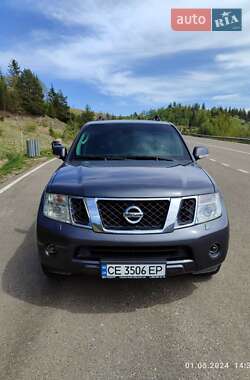 Внедорожник / Кроссовер Nissan Pathfinder 2011 в Черновцах