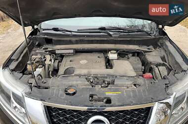 Позашляховик / Кросовер Nissan Pathfinder 2014 в Черкасах