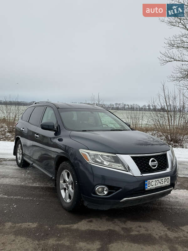 Позашляховик / Кросовер Nissan Pathfinder 2016 в Сумах