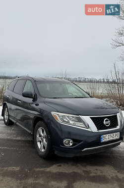 Позашляховик / Кросовер Nissan Pathfinder 2016 в Сумах